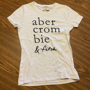 Super cute and adorable embroid abercrombie shirt!